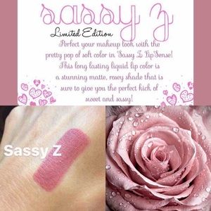 LipSense Sassy Z lip color